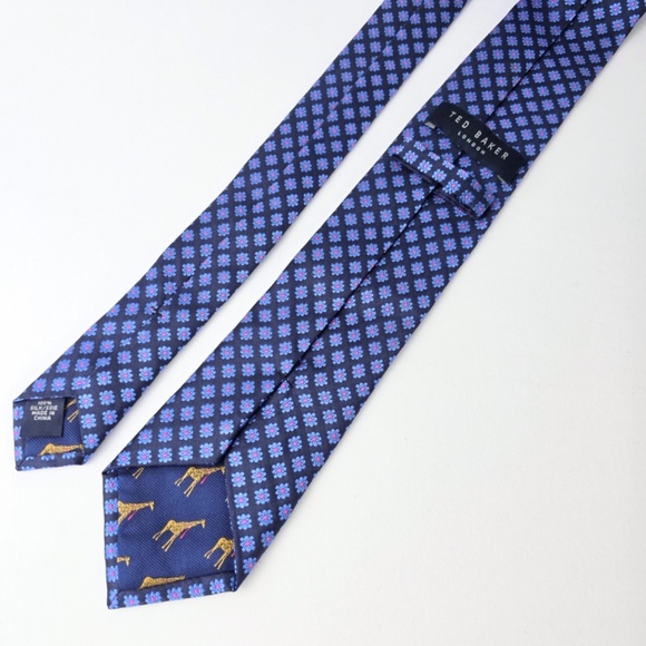 TED BAKER London- 100% Silk Repetitive Flower and Dot Pattern Neck Tie - Picture 5 of 7